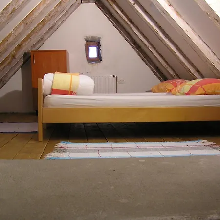 Youth Nyaraló Pliskovica